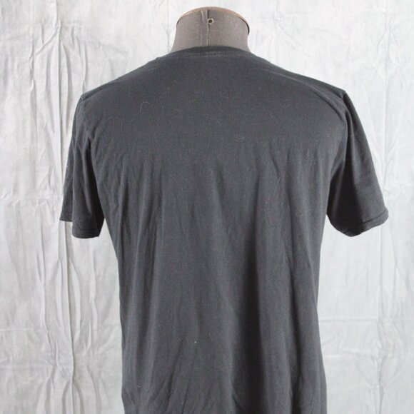 Graphic T-shirt - I Stand With Ukraine Maple Leaf Graphic - Men's Medium - Picture 5 of 7